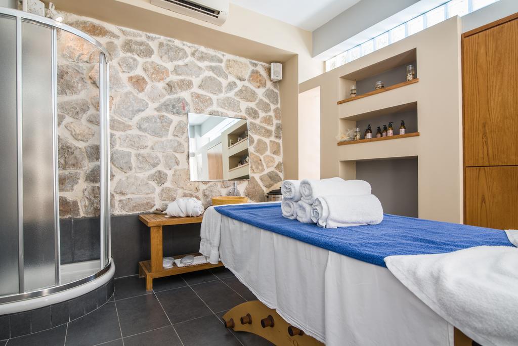 Antinea & 4* Kamari (Santorini)