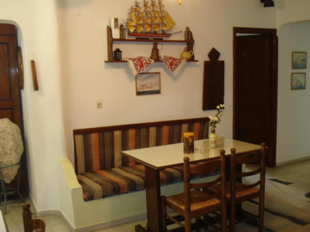 Lagoudera