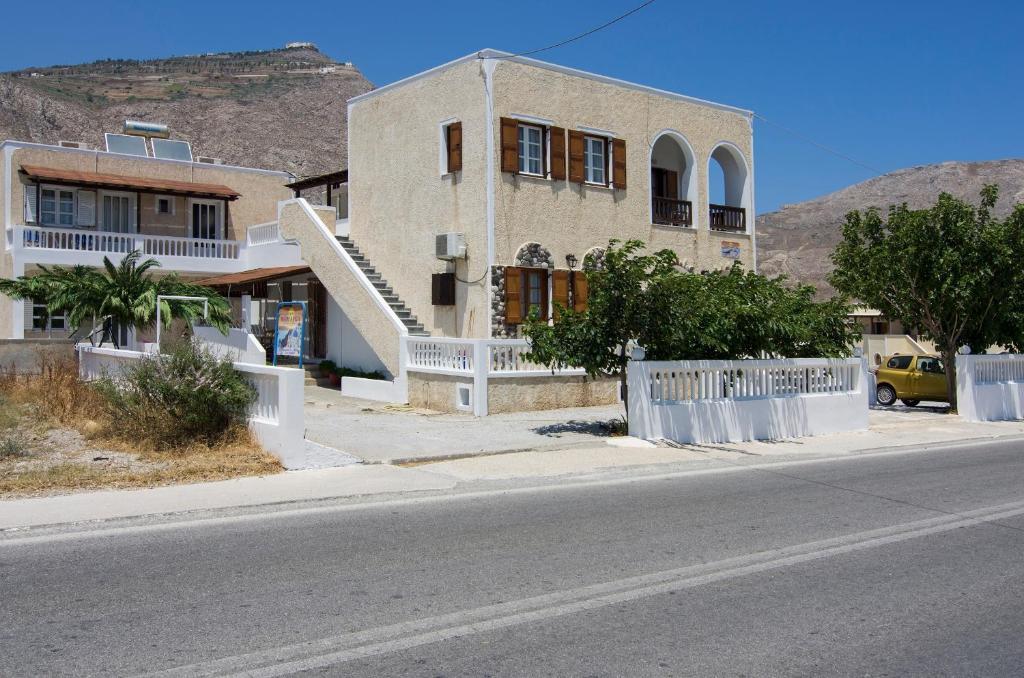 Margarita Apartment Perissa (Santorini)