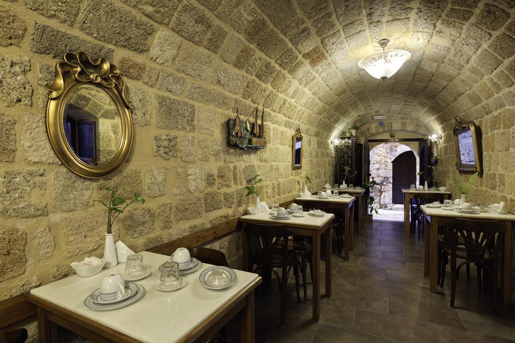 Hotel Camelot Traditional & Classic