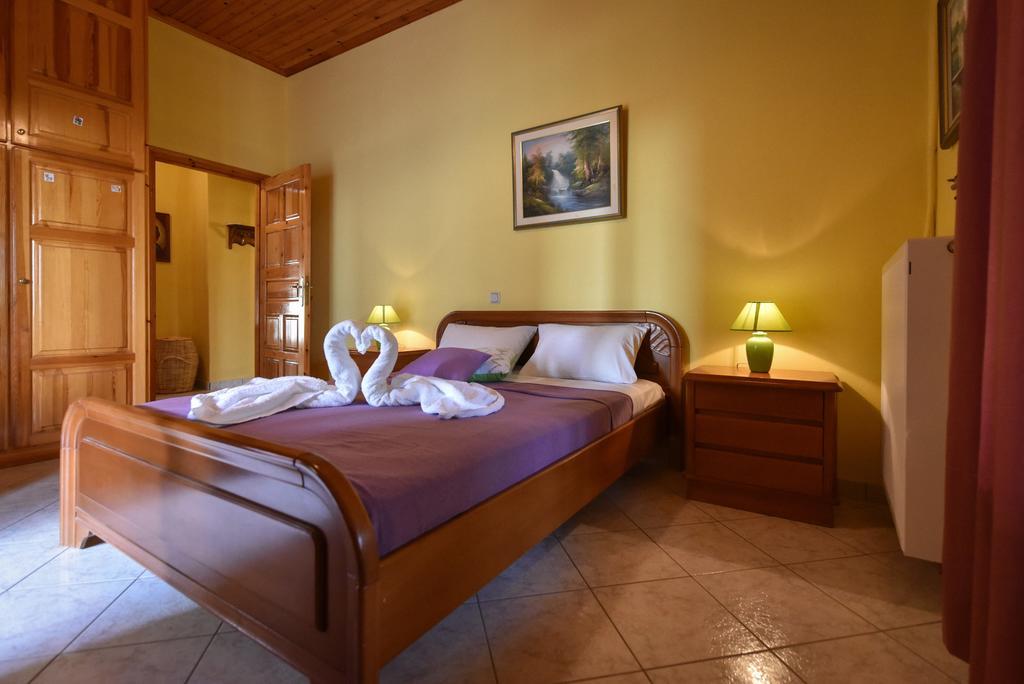 Onar A Stone House With Amazing View * Stoupa