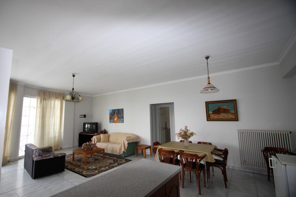 Apartment And Miloi (Argolis)