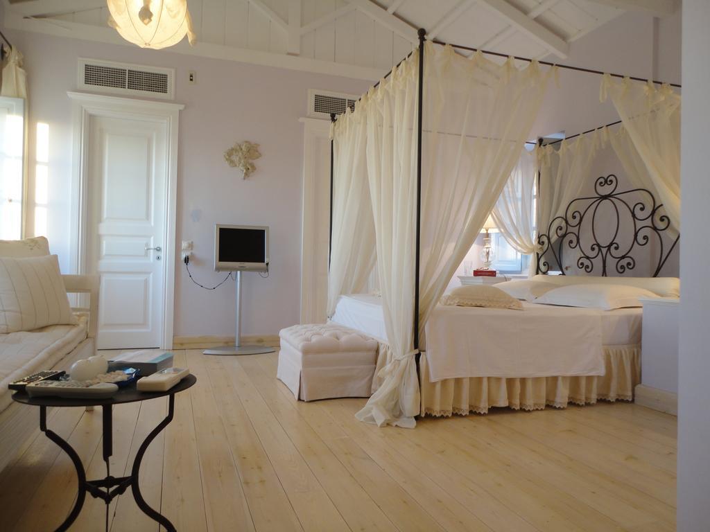 House Aquata * Hydra (Saronic Islands)