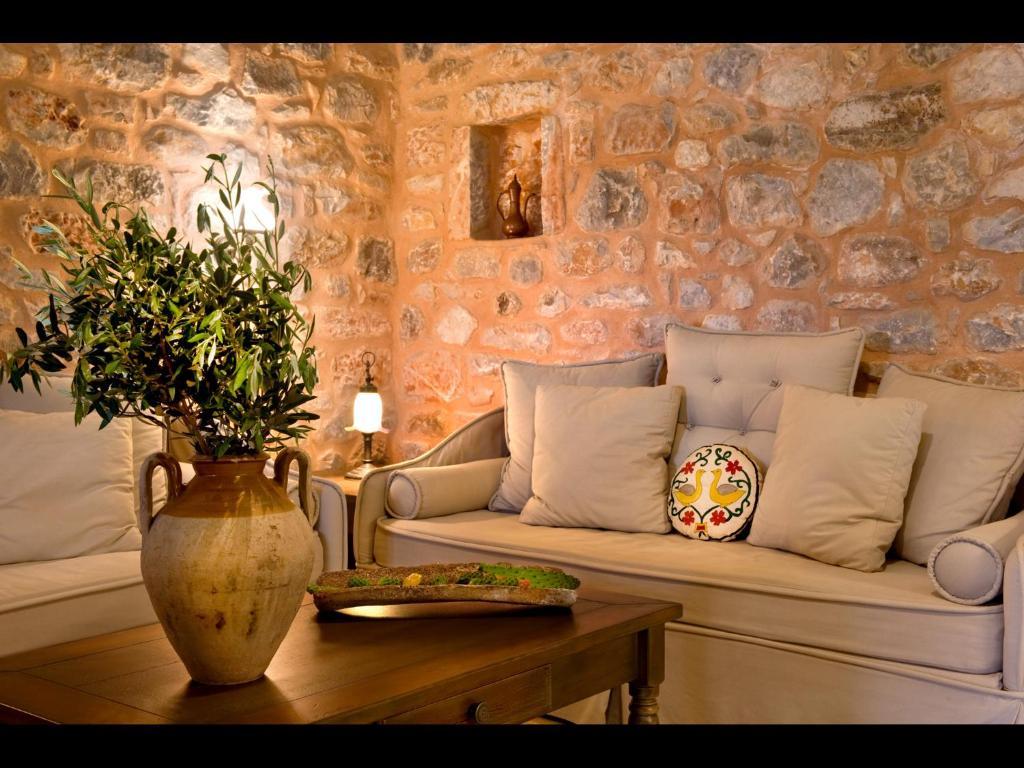 Pandora Aparthotel