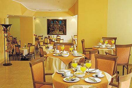 Four Seasons Hotel
