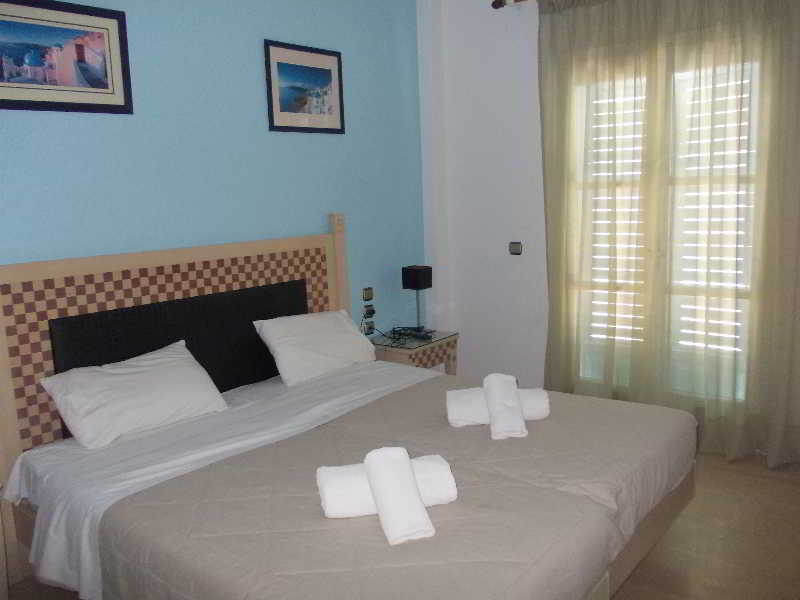 Oxygen Seaside 3* Kamari (Santorini)