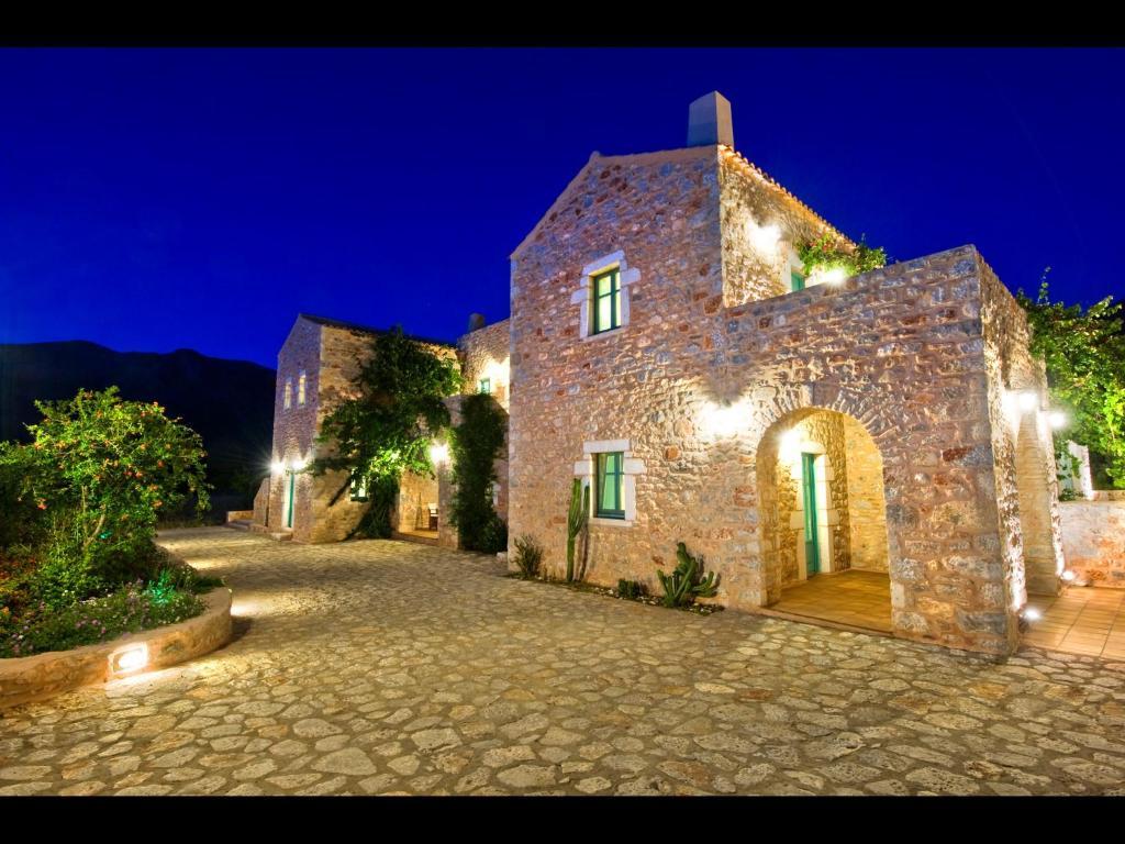 Pandora Aparthotel Pyrgos Dirou