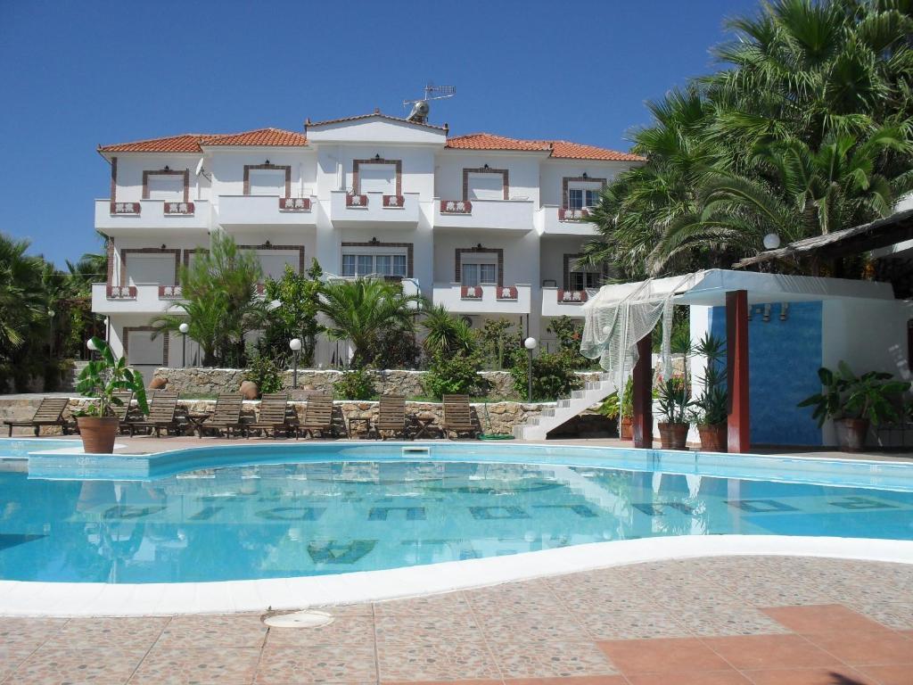 Pouloudia Hotel