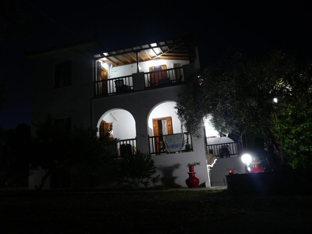 Guest house Liossis &