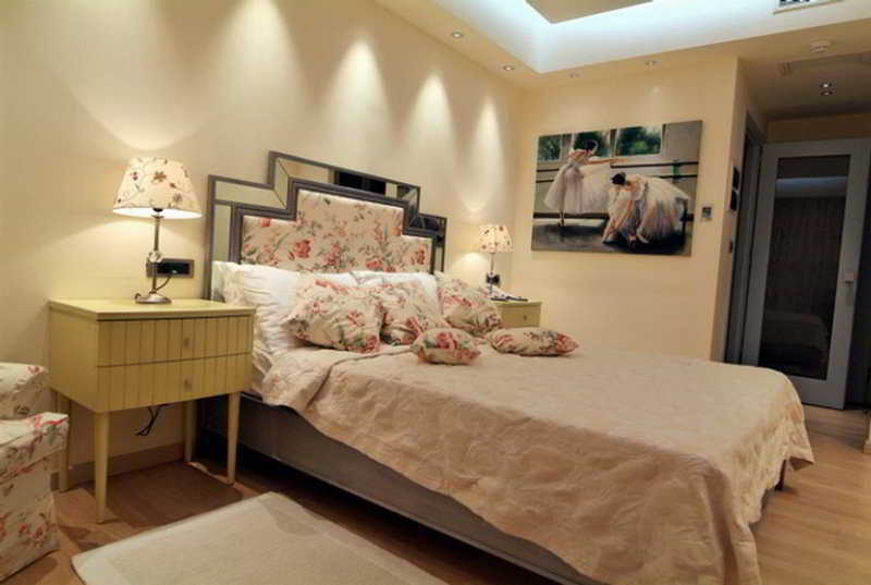 Comfy Boutique Hotel