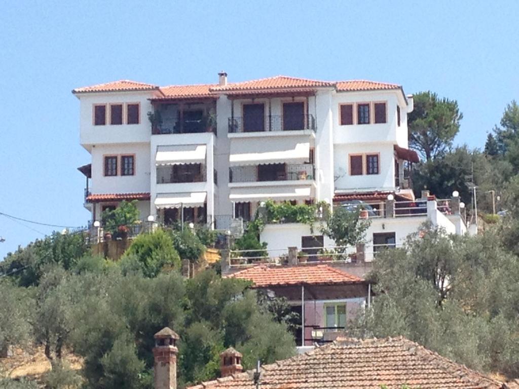 Hillside Apartment Platanias (Thessaly)