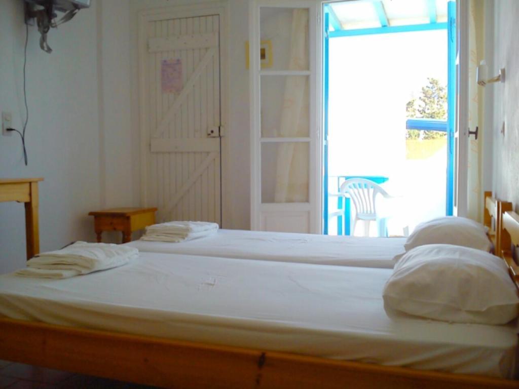 Studios Parian Blu * Logaras