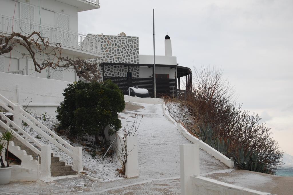 Asmini Pefki (Evia)