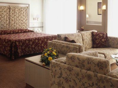 Holiday Suites
