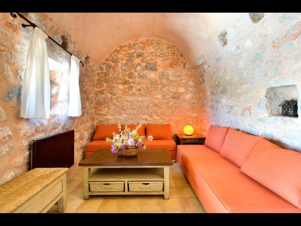 Arapakis Historic Castle Aparthotel