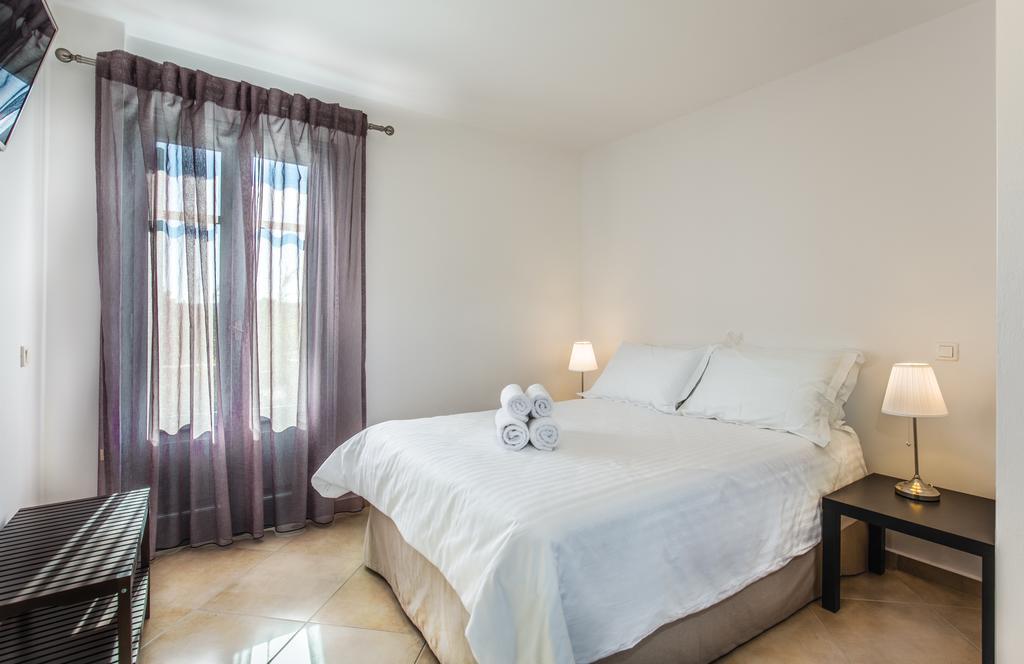Avrofilito Syros