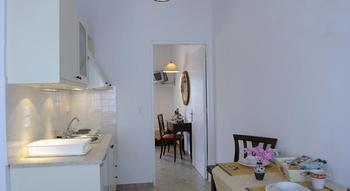 Tsakanos Apartment
