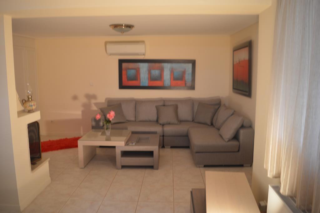 Luxury Lagonisi