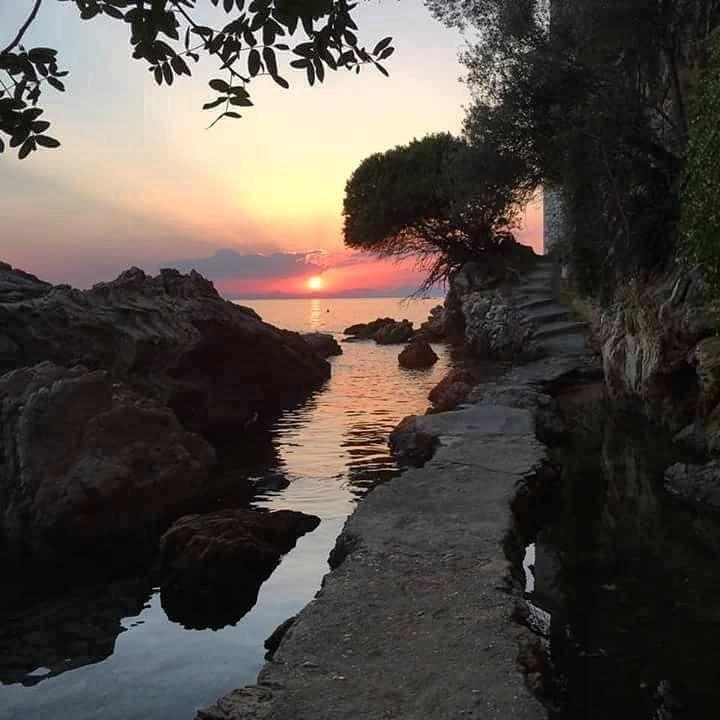 Athina