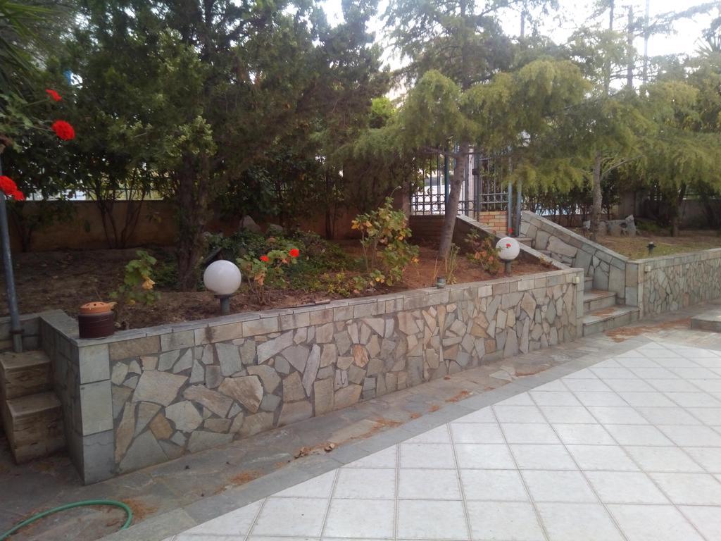 Christina Beachfront Apartment Vromopousi