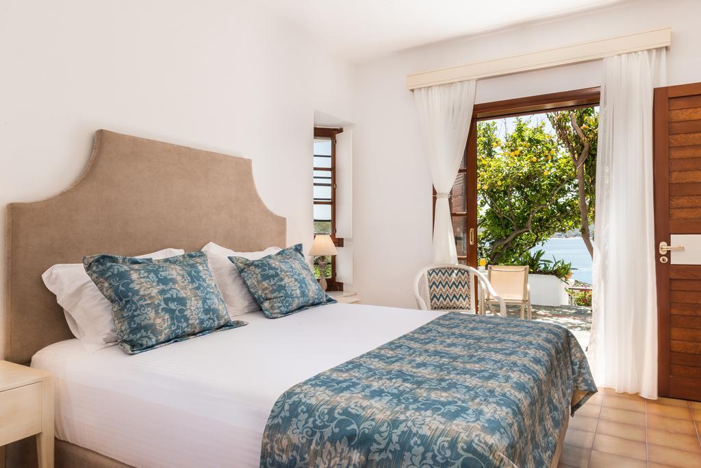 Alianthos Villa