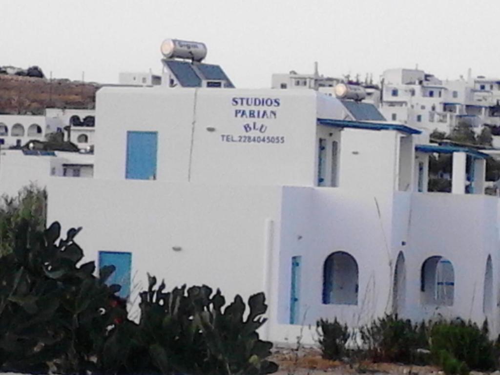 Apartment Studios Parian Blu Logaras