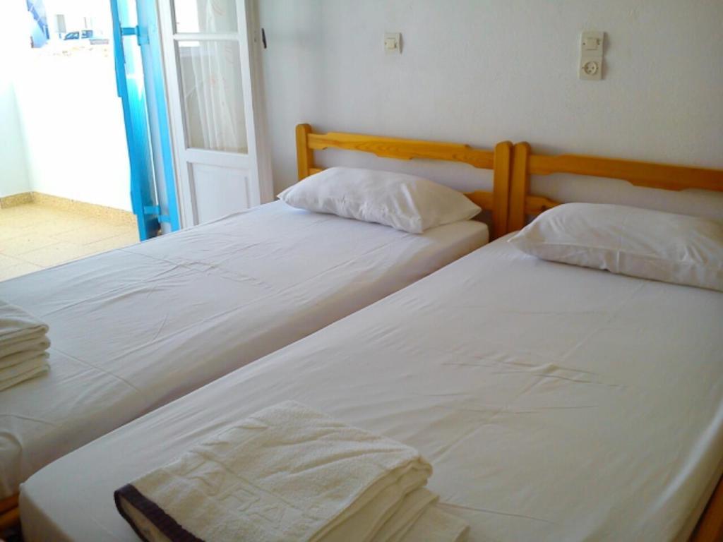 Studios Parian Blu Apartment Logaras