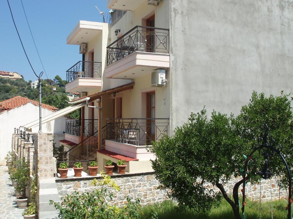Hellen Megali Ammos (Skiathos)