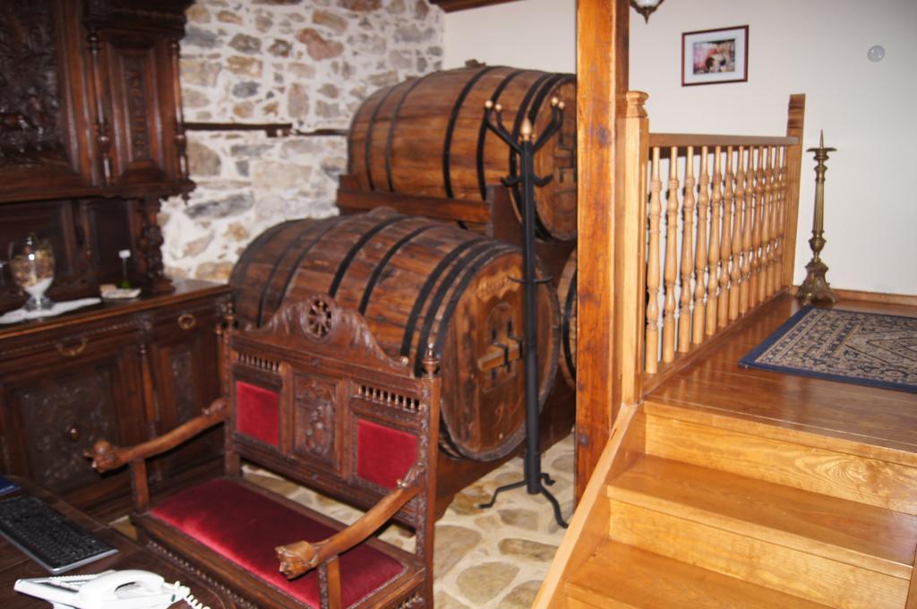Ta Xelidonakia Bed & Breakfast Pinakatai