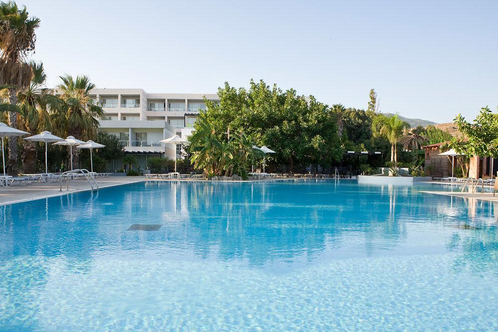Sun Palace & 4*