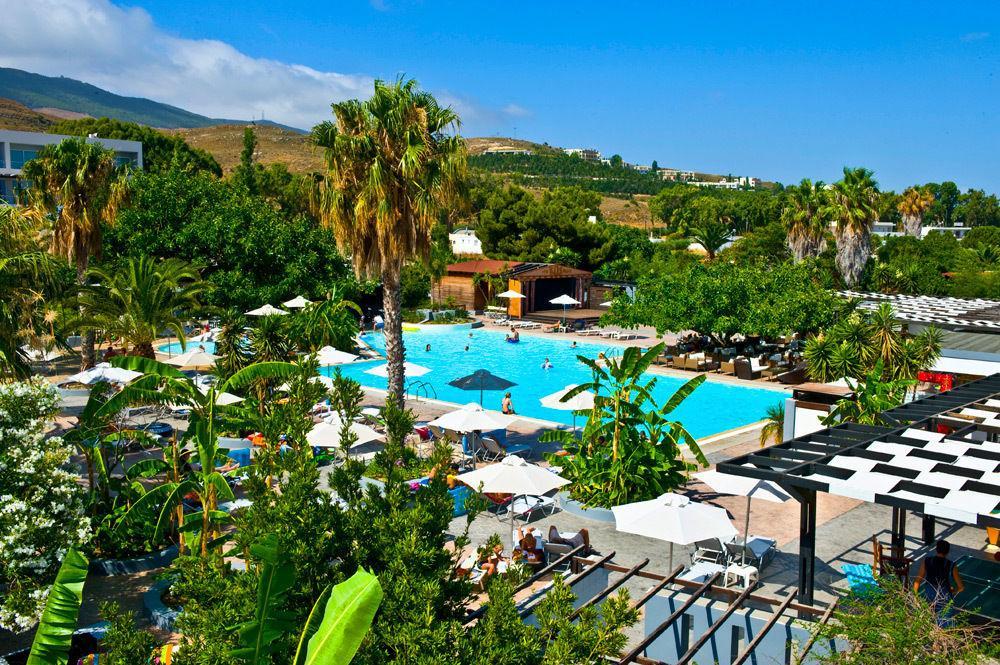 Resort Sun Palace & 4*