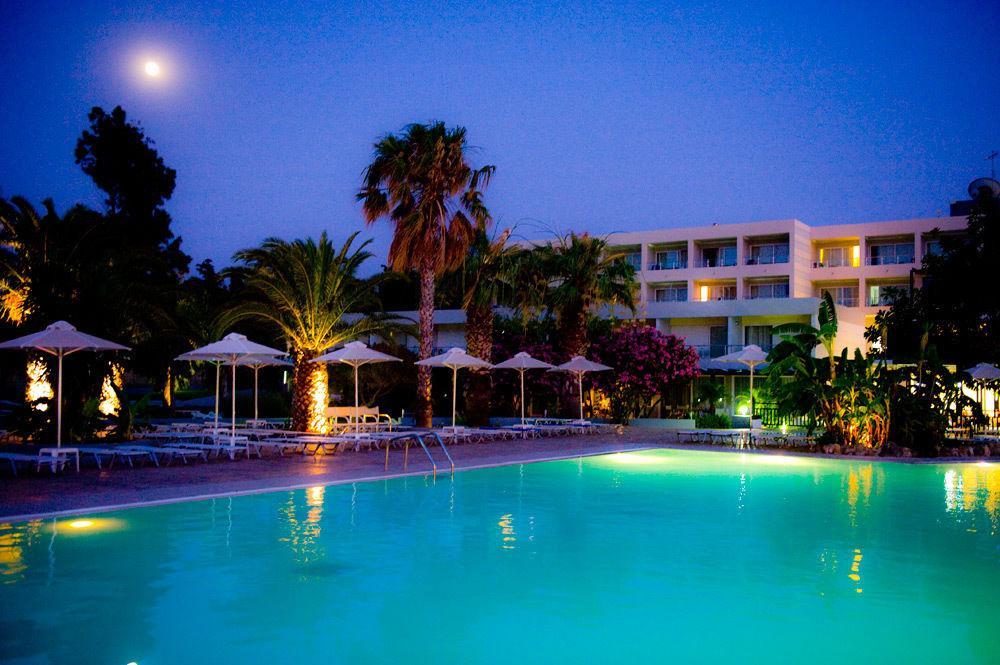 Sun Palace & 4*