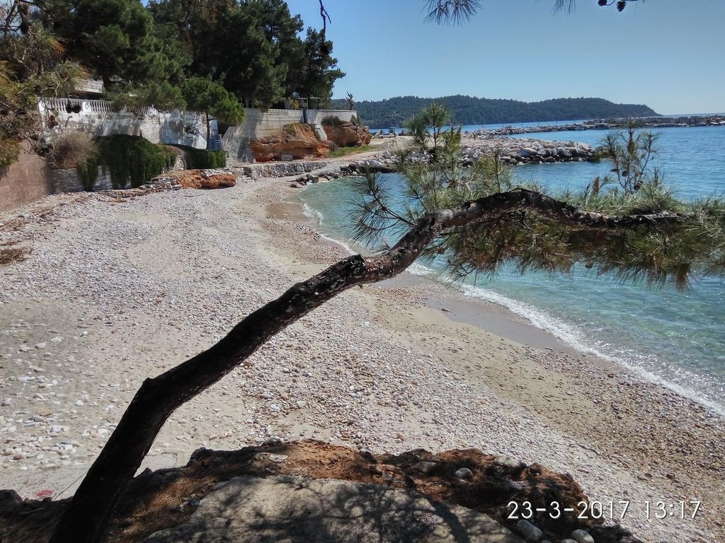 Family House By The Beach Holiday home Potos
