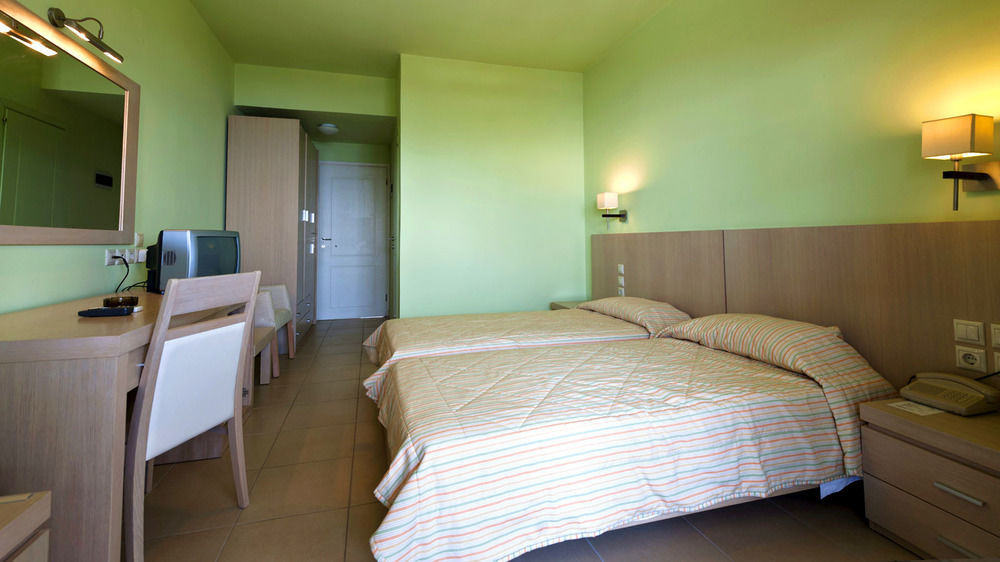 Skiathos Club & Hotel