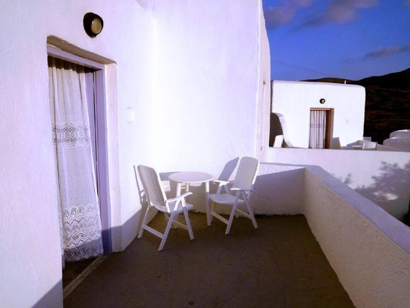 Porto Sikinos Hotel 2*