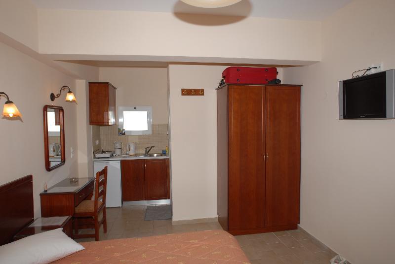 Eriphilly & Aparthotel