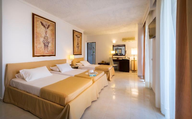 Niriides Hotel 3*
