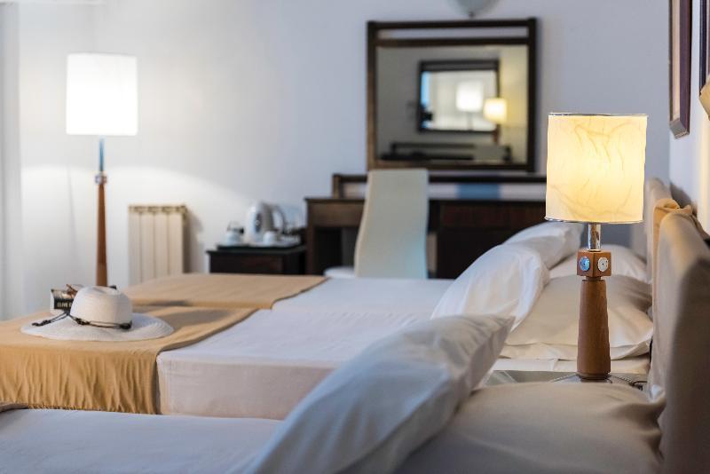 Niriides Hotel