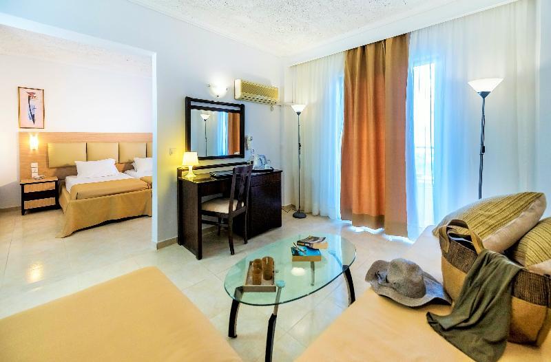 Hotel Niriides 3*
