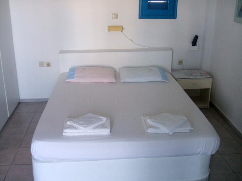 Amalia 3* Livadi (Serifos)