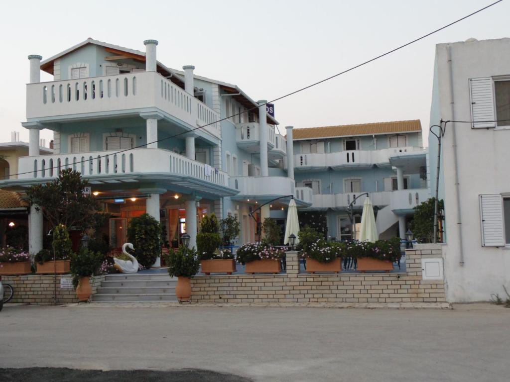 Spiros 3*
