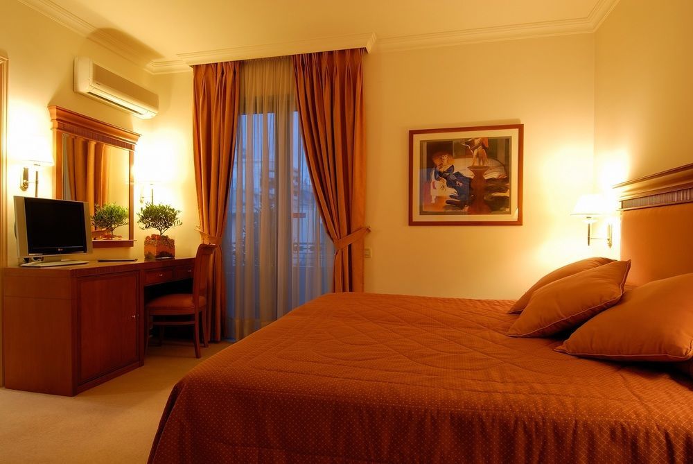 Hotel Atrium & Jacuzzi 4*