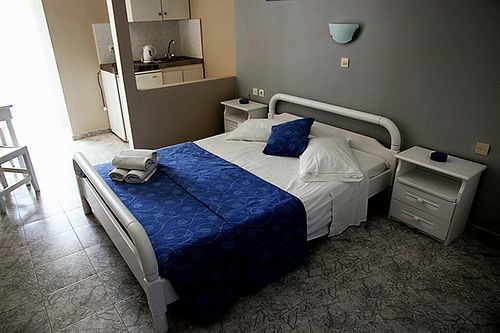 & Joanna 3* Perissa (Santorini)