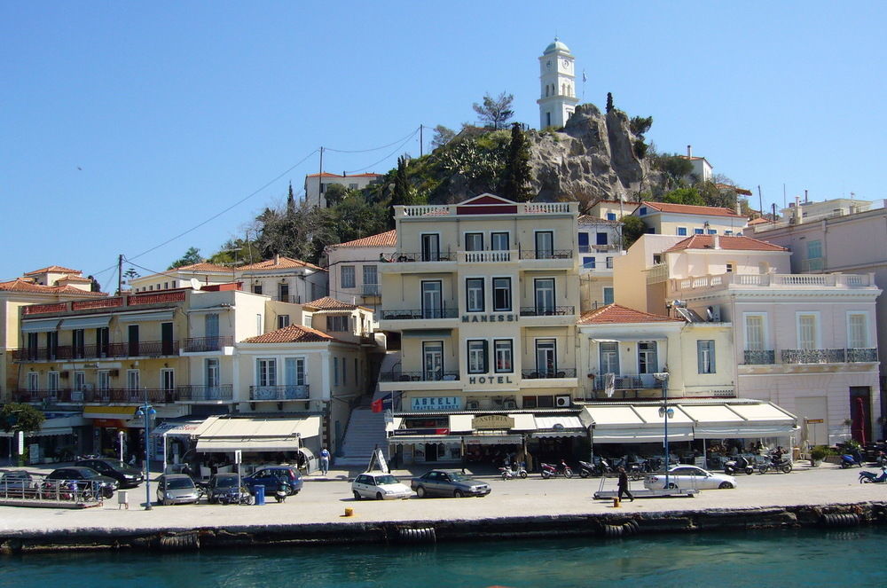 The Manessi Boutique 3*