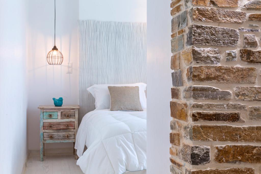 Paradise Design Aparthotel Batsi (Andros)