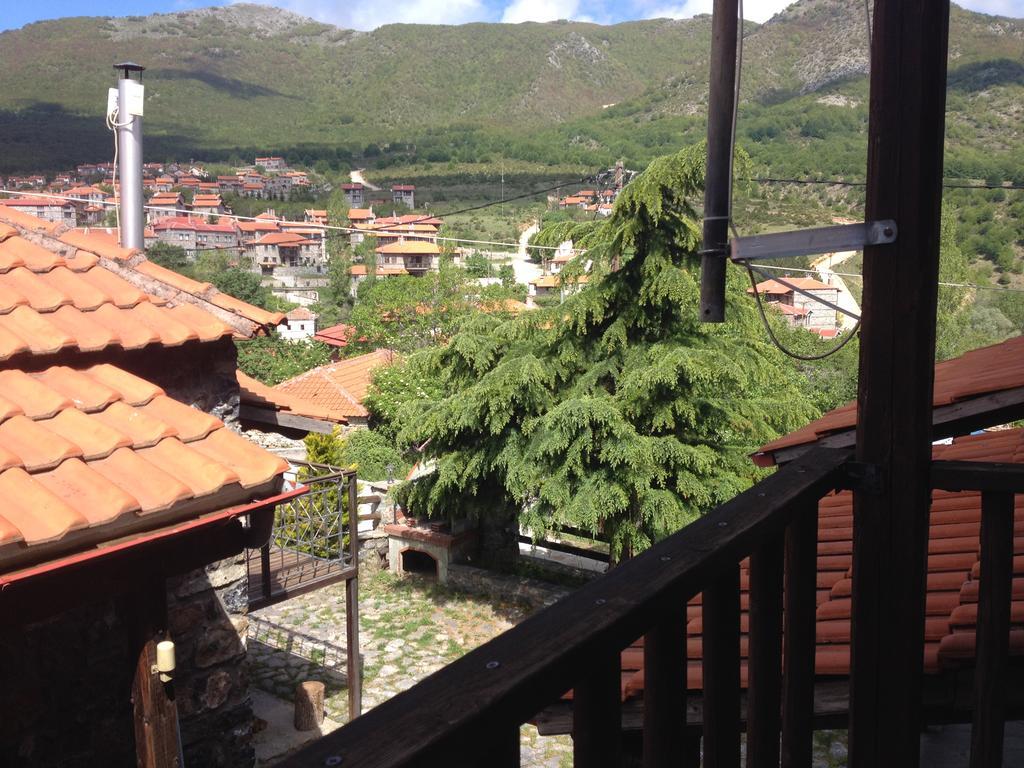 Asteras Tou Vorra *