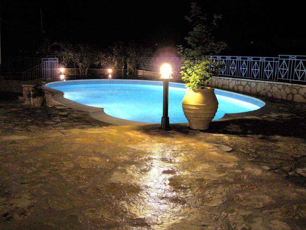 Avra Monastiraki (Phocis)