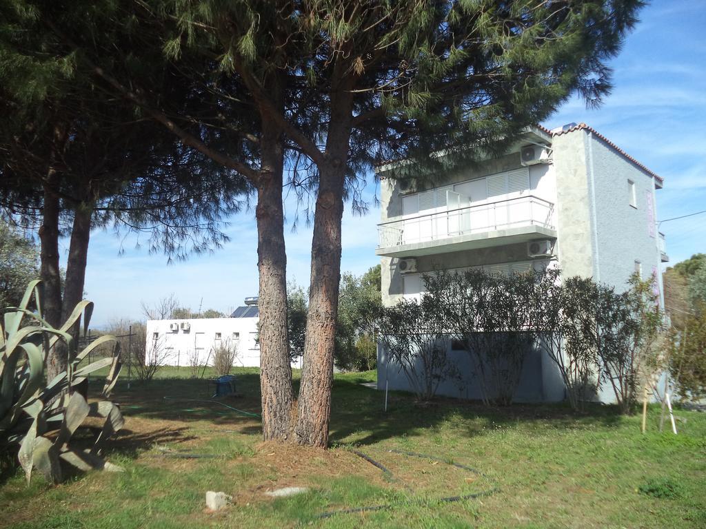 Lakis Apartment *