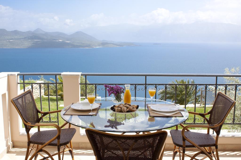 Aeropi Villa *