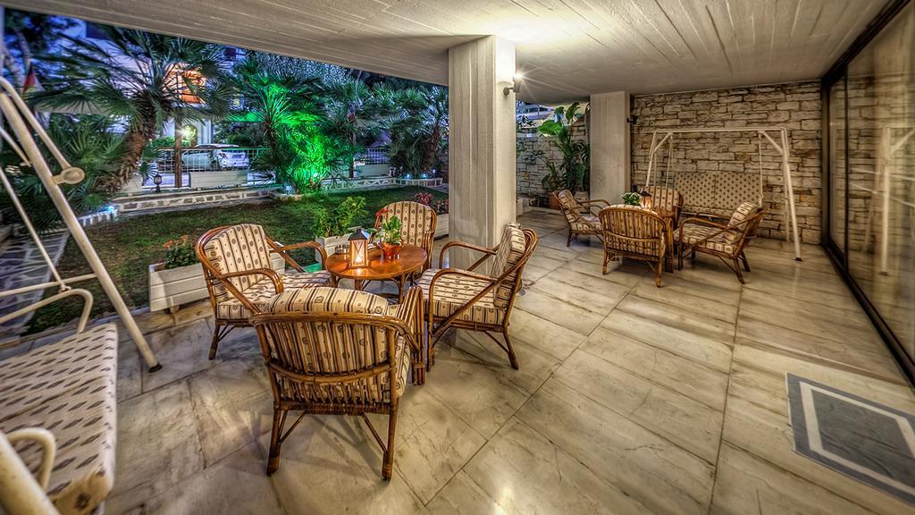 Zina Aparthotel